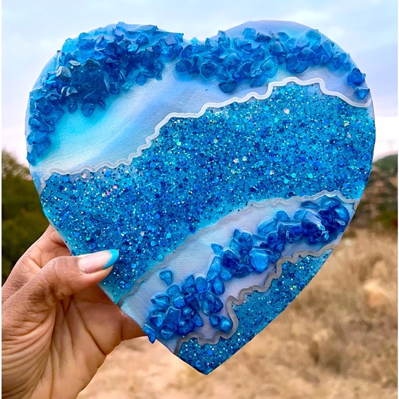 💙Geode Resin Heart - Picture 2 of 7